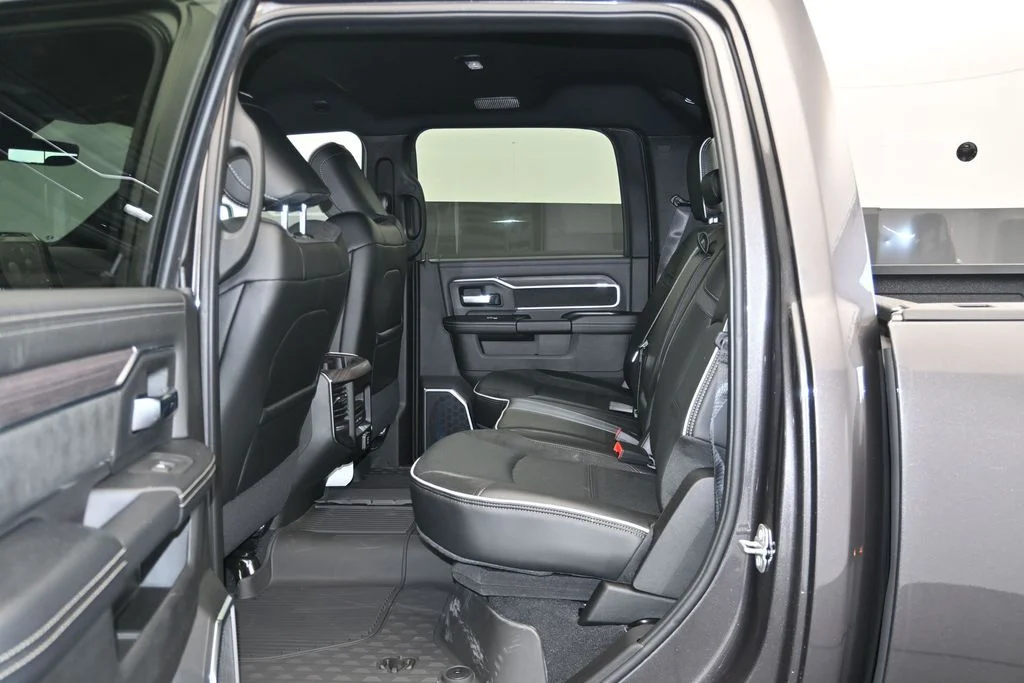 New 2026 Granite Crystal Metallic Clear-Coat Exterior Paint RAM Laramie image 14