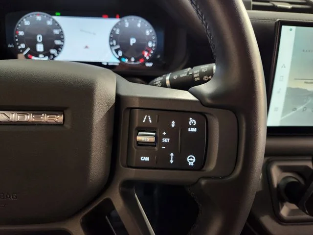 2025 Land Rover Defender X-Dynamic SE - Photo 29