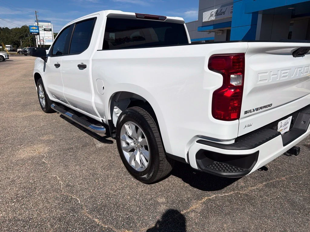Used 2022 SUMMIT WHITE Chevrolet Custom image 3