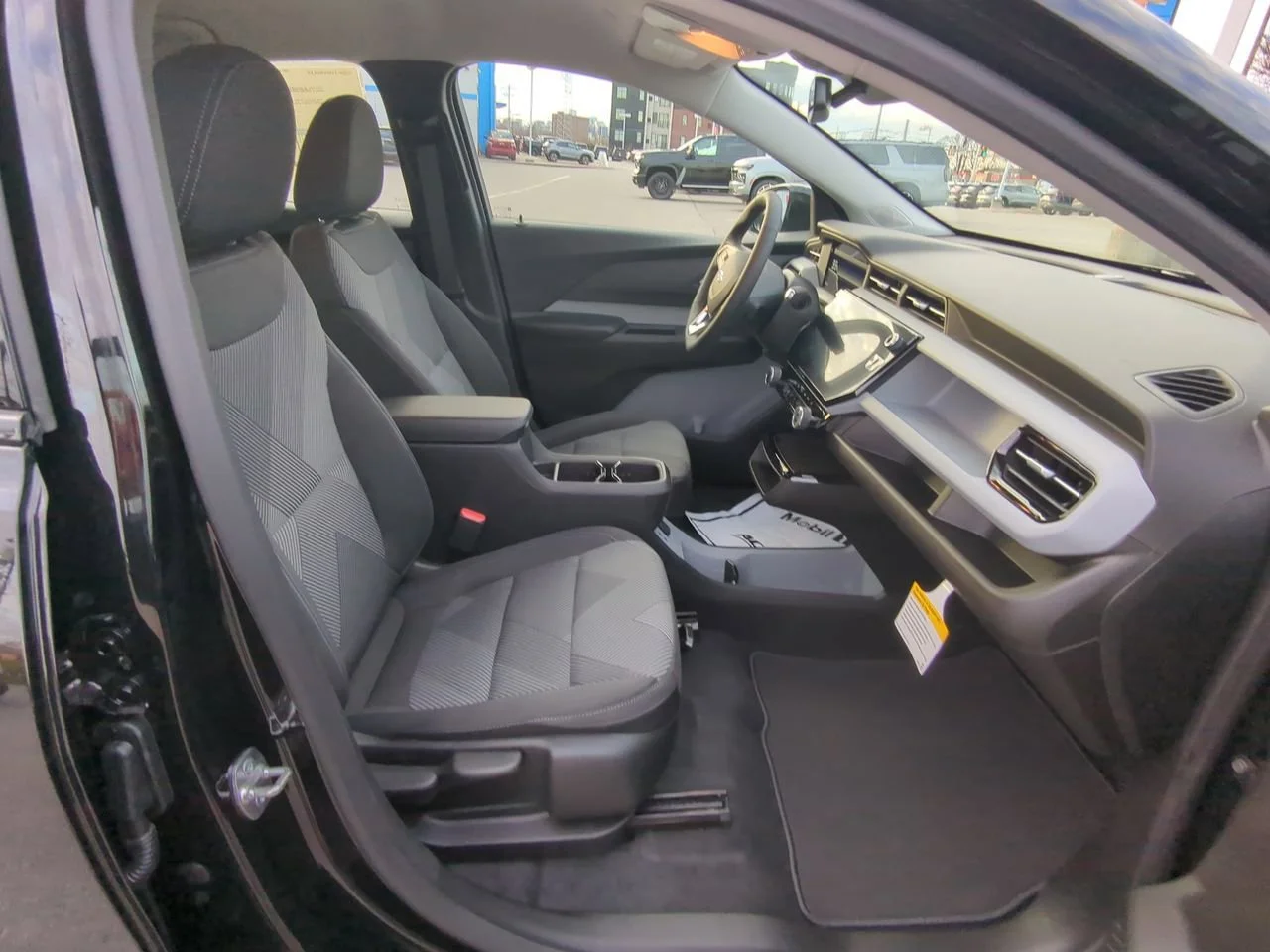 New 2027 Mosaic Black Metallic Chevrolet LT image 29