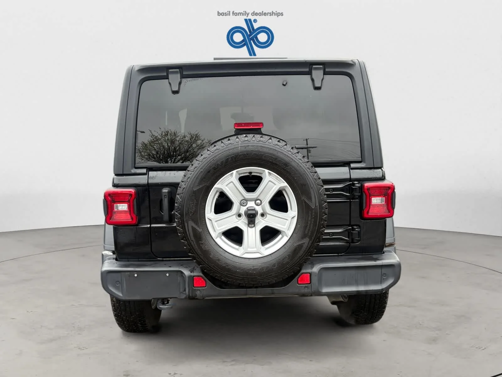 Used 2022 Black Clearcoat Jeep Sport S image 4