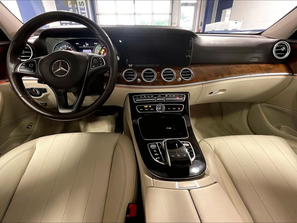 Used 2018 Black Mercedes-Benz E 400 image 21