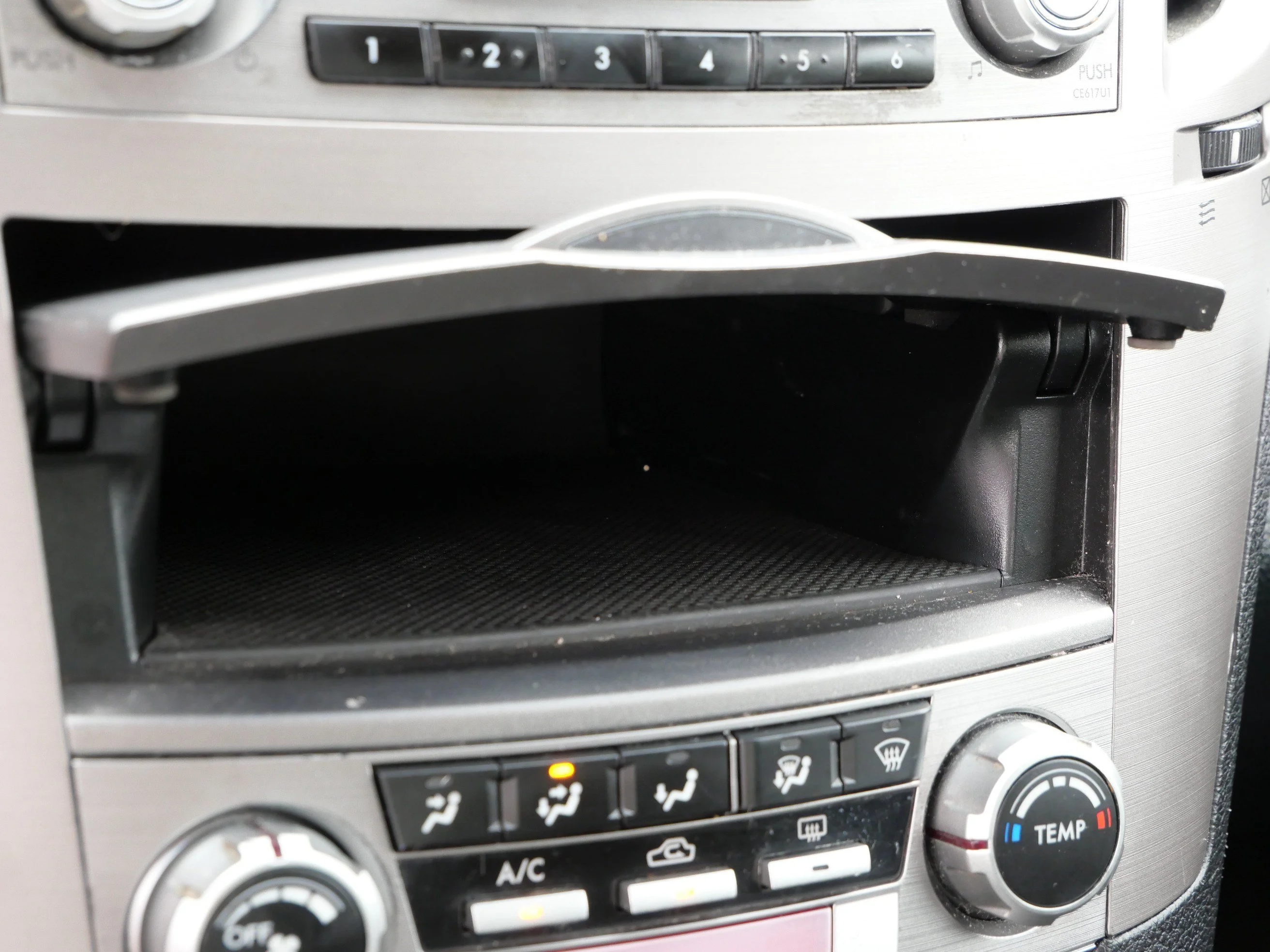 Used 2012 Ice Silver Metallic Subaru 2.5i Premium image 33