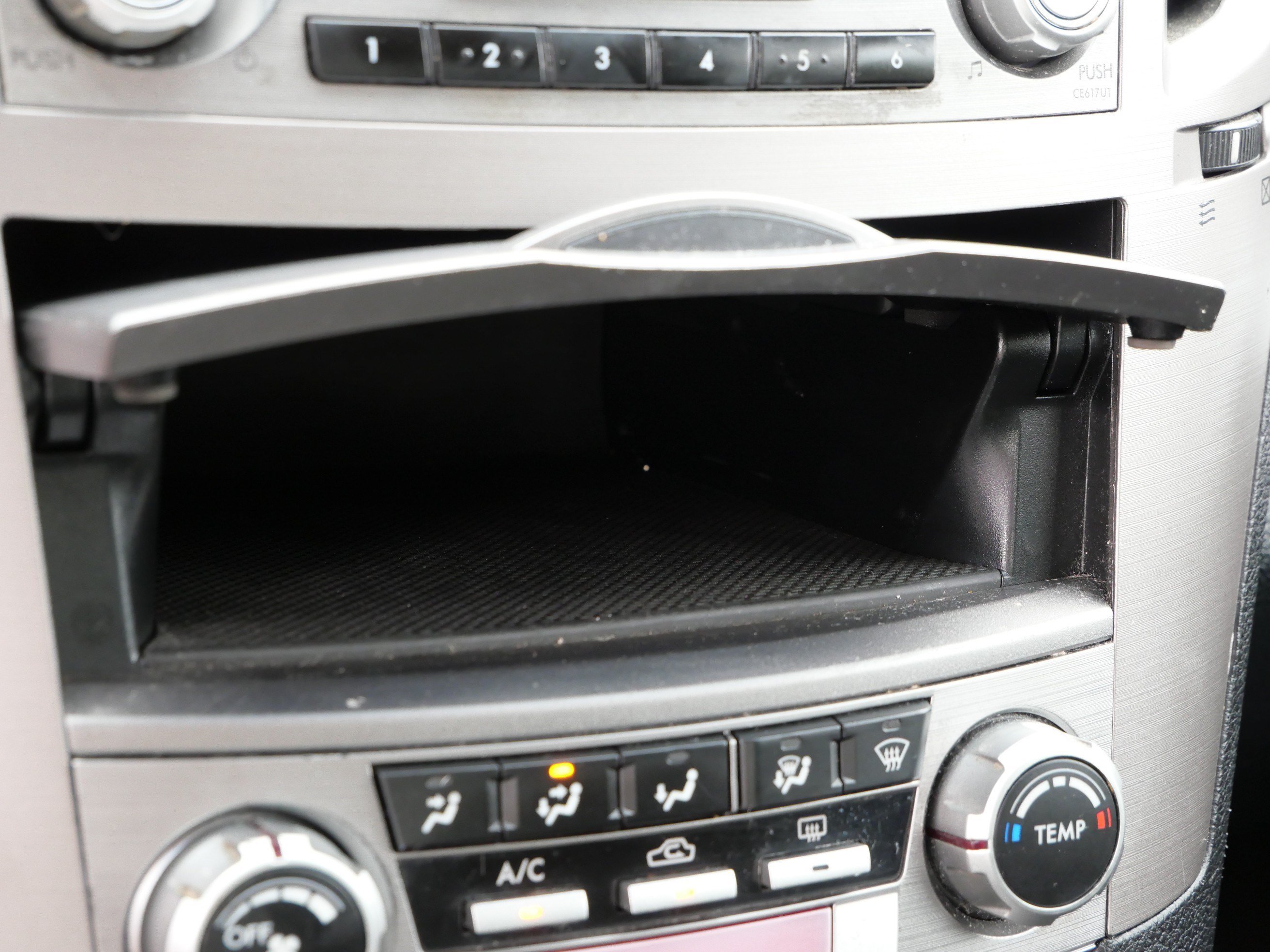 Used 2012 Ice Silver Metallic Subaru 2.5i Premium image 33