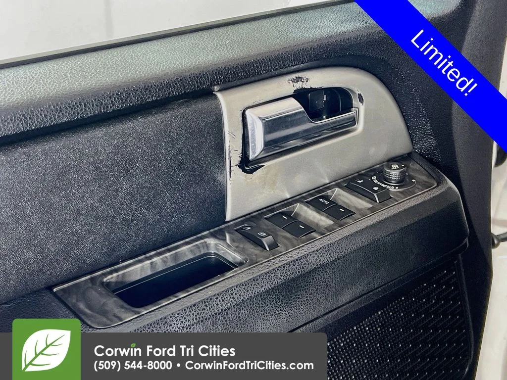 Used 2017 White Platinum Clearcoat Metallic Ford Limited image 12