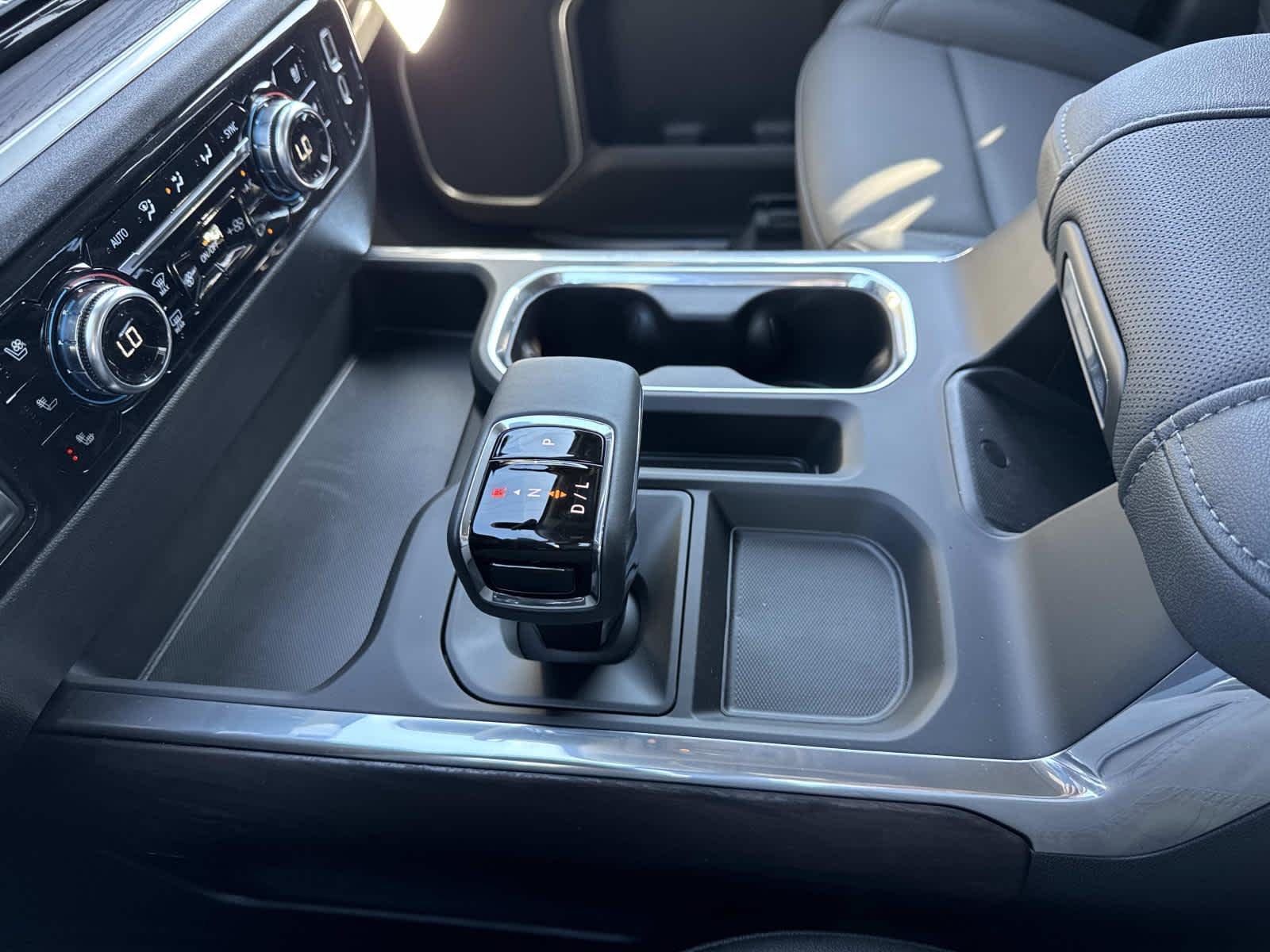 2026 GMC Sierra 1500 SLT - Photo 18
