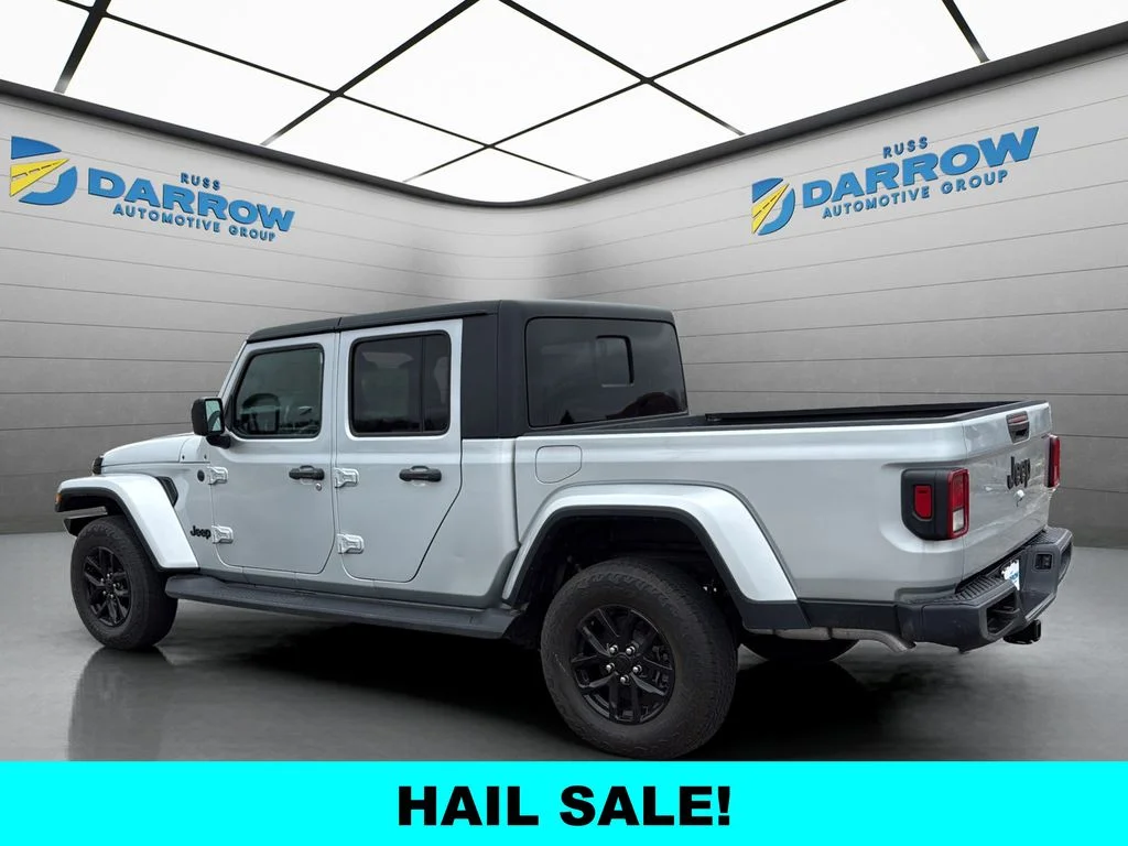 Used 2023 Silver Jeep Sport S image 3