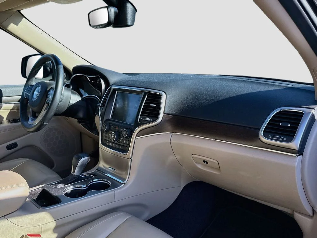 Used 2017 Brown Jeep Limited image 33