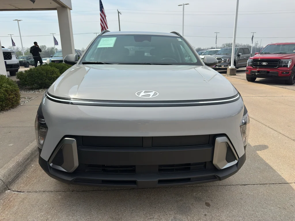 Used 2025 Cyber Gray Metallic Hyundai SEL image 8