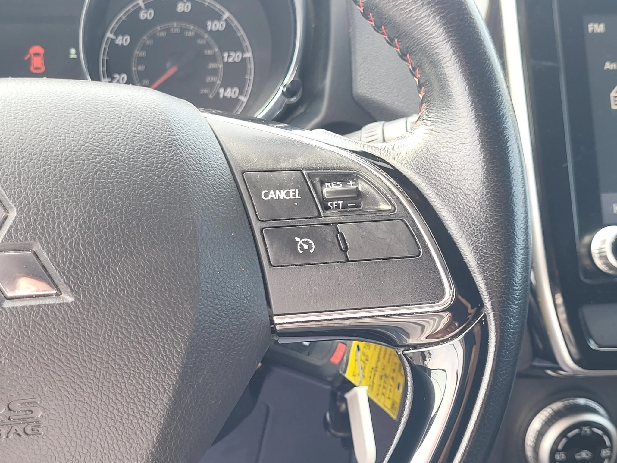 Used 2022 Labrador Black Pearl Mitsubishi LE image 14