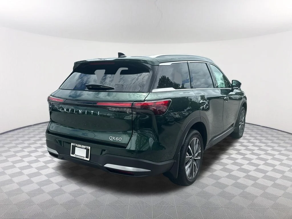 New 2027 DEEP EMERALD INFINITI Luxe FWD image 5