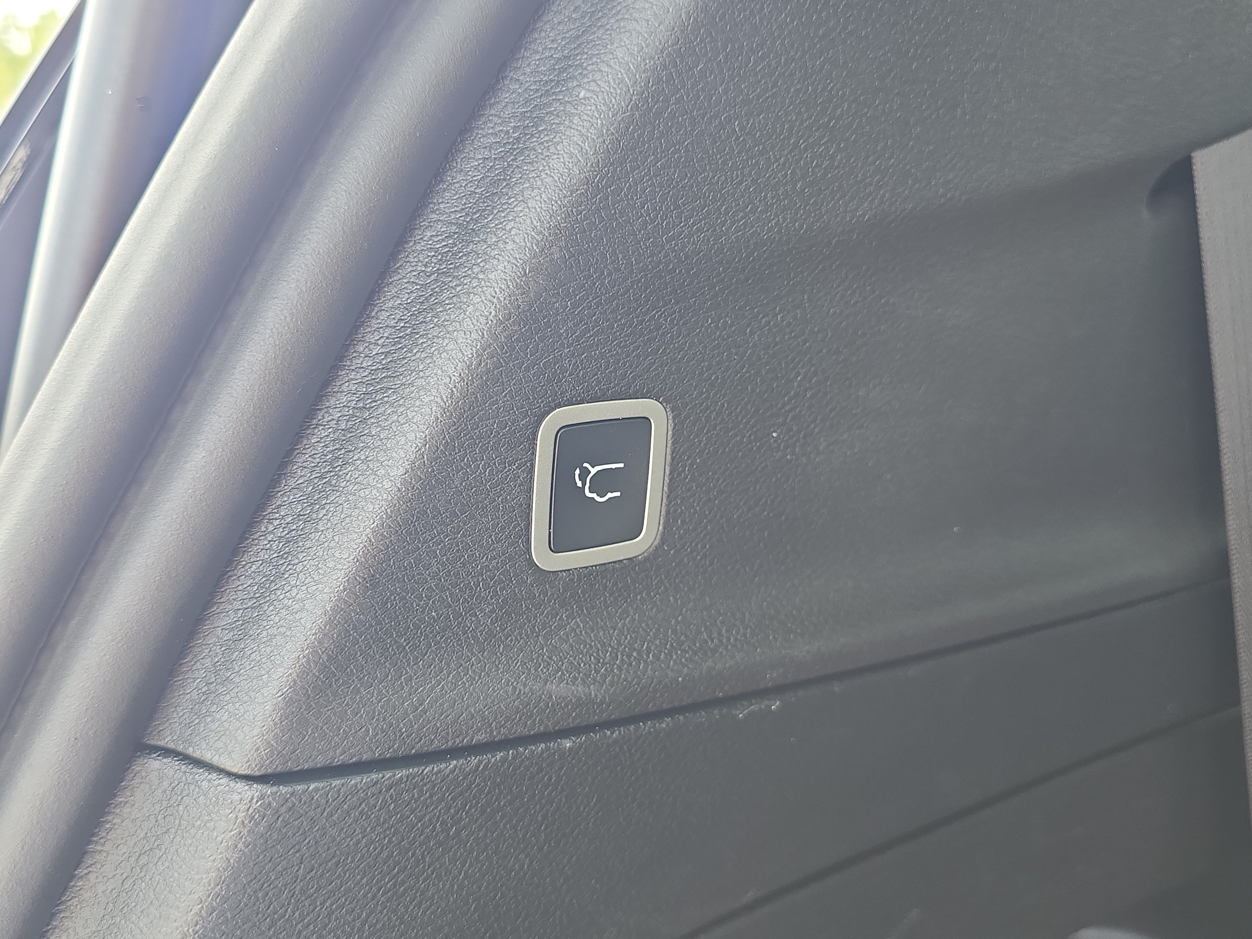 Used 2019 Ocean Blue Metallic Chrysler Touring L image 11