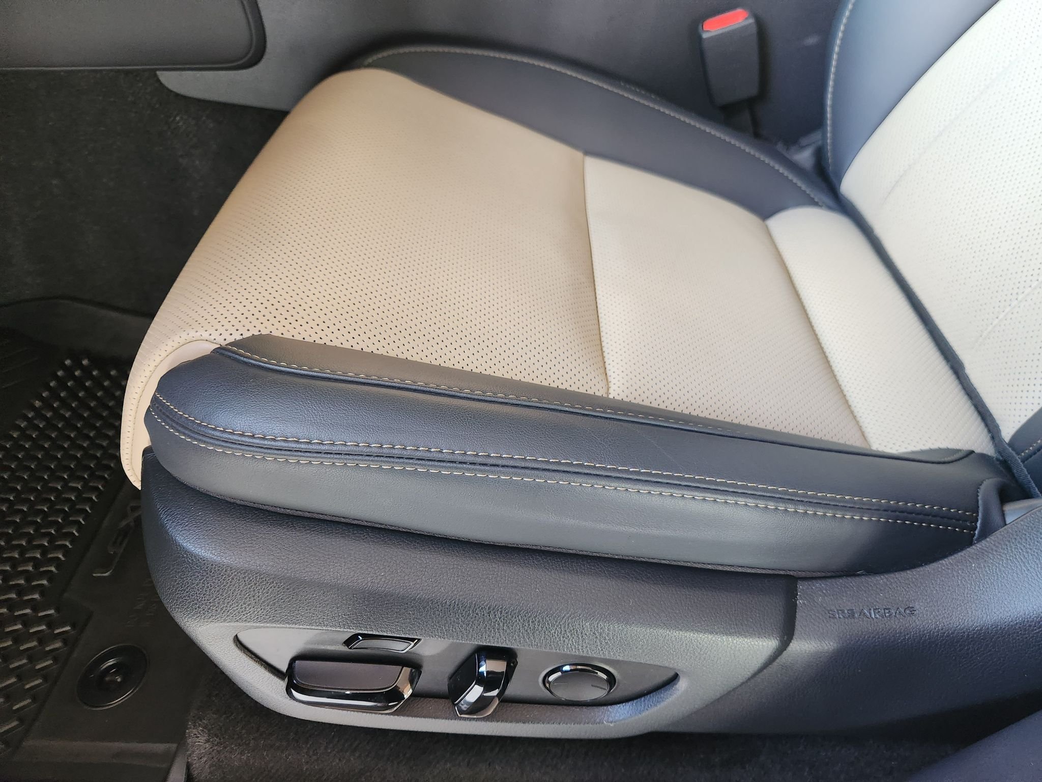 Used 2025 Earth/Black Roof Lexus Overtrail+ image 23