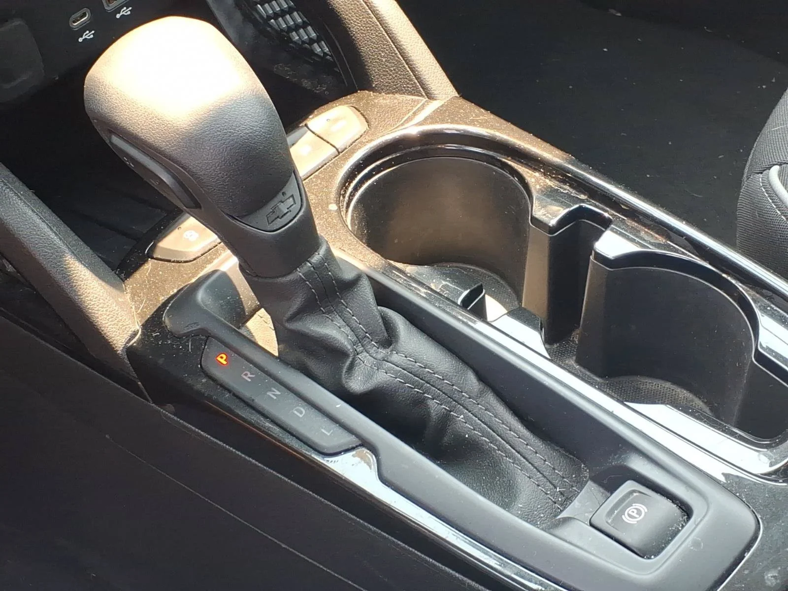 Used 2022 Summit White Chevrolet LT image 11