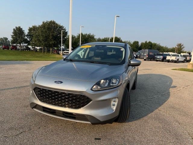 Used 2022 Silver Metallic Ford SEL image 4