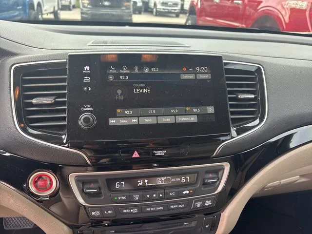 Used 2019 White Honda Touring image 12
