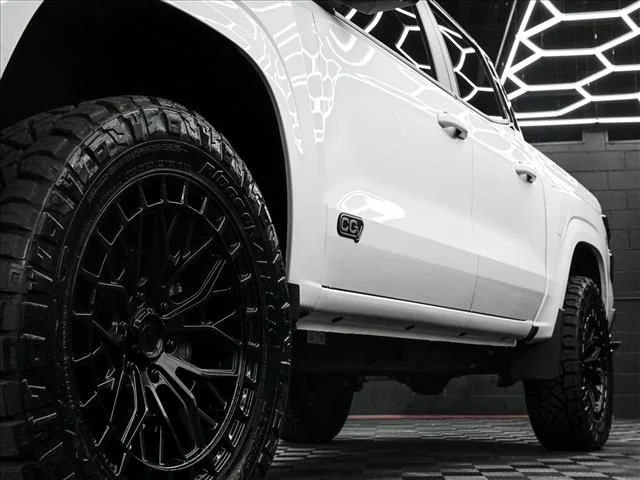 2026 Chevrolet Colorado Z71 - Photo 16
