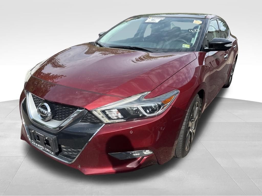 Used 2017 Red Nissan Platinum image 2