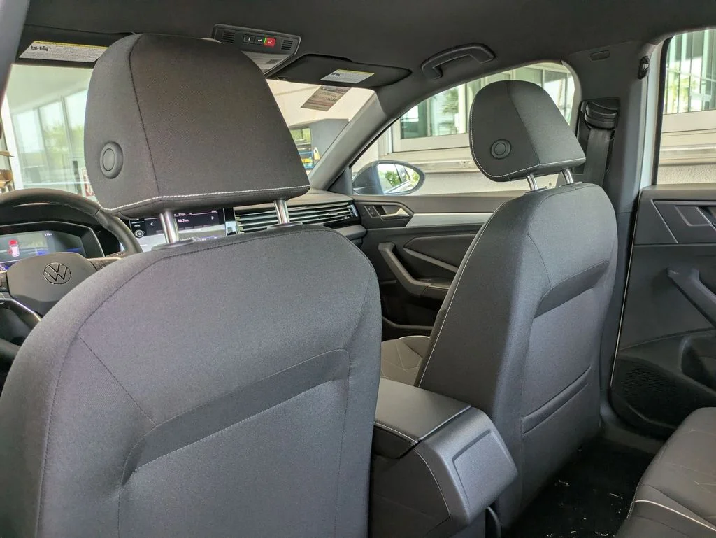 2025 Volkswagen Jetta Sport - Photo 19