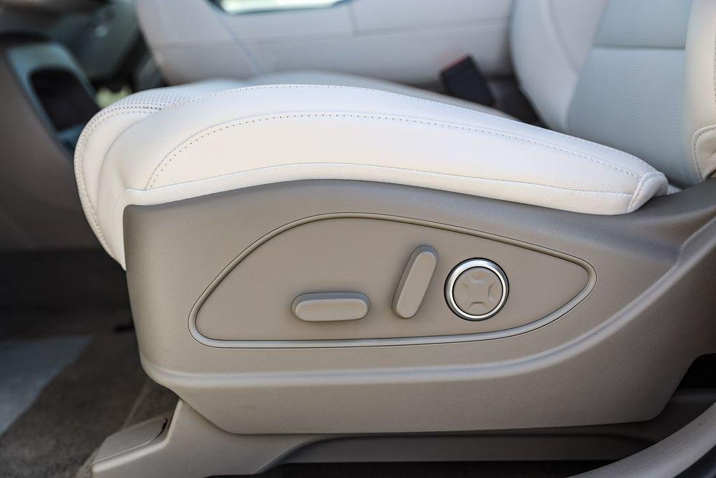 New 2026 White Hyundai Limited AWD image 23