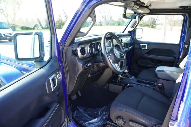 Used 2019 Blue Jeep Unlimited Sahara image 15