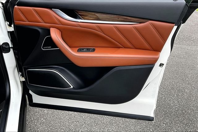 Used 2021  Maserati GranLusso image 29