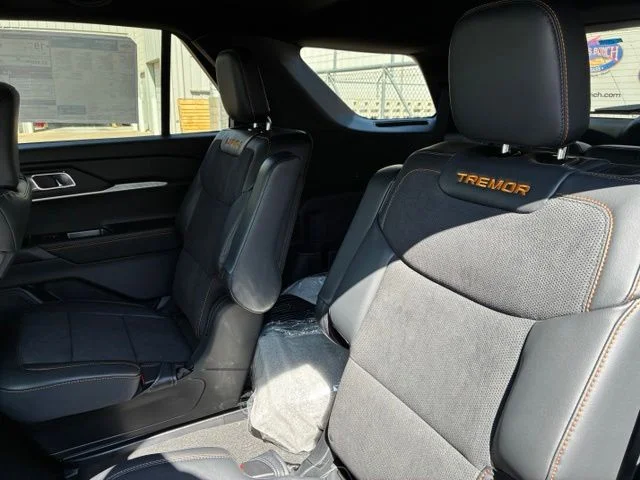 New 2026 Carbonized Gray Metallic Ford Tremor image 9