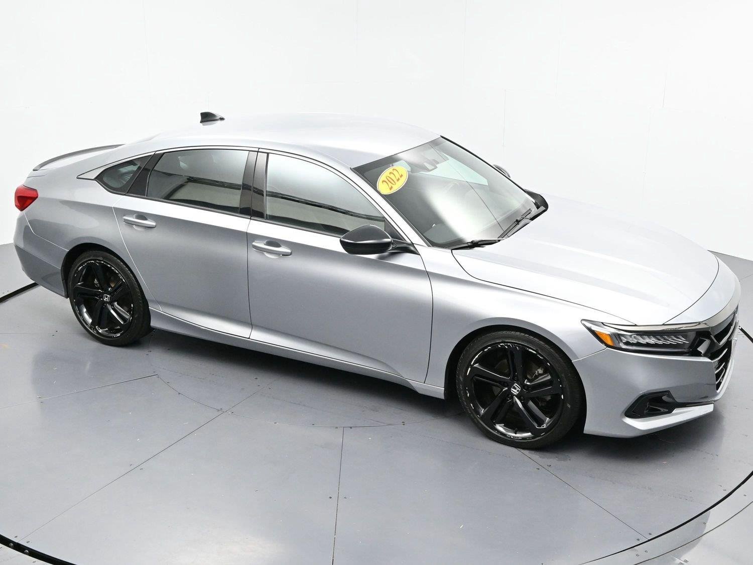 Used 2022 Lunar Silver Metallic Honda Sport image 35