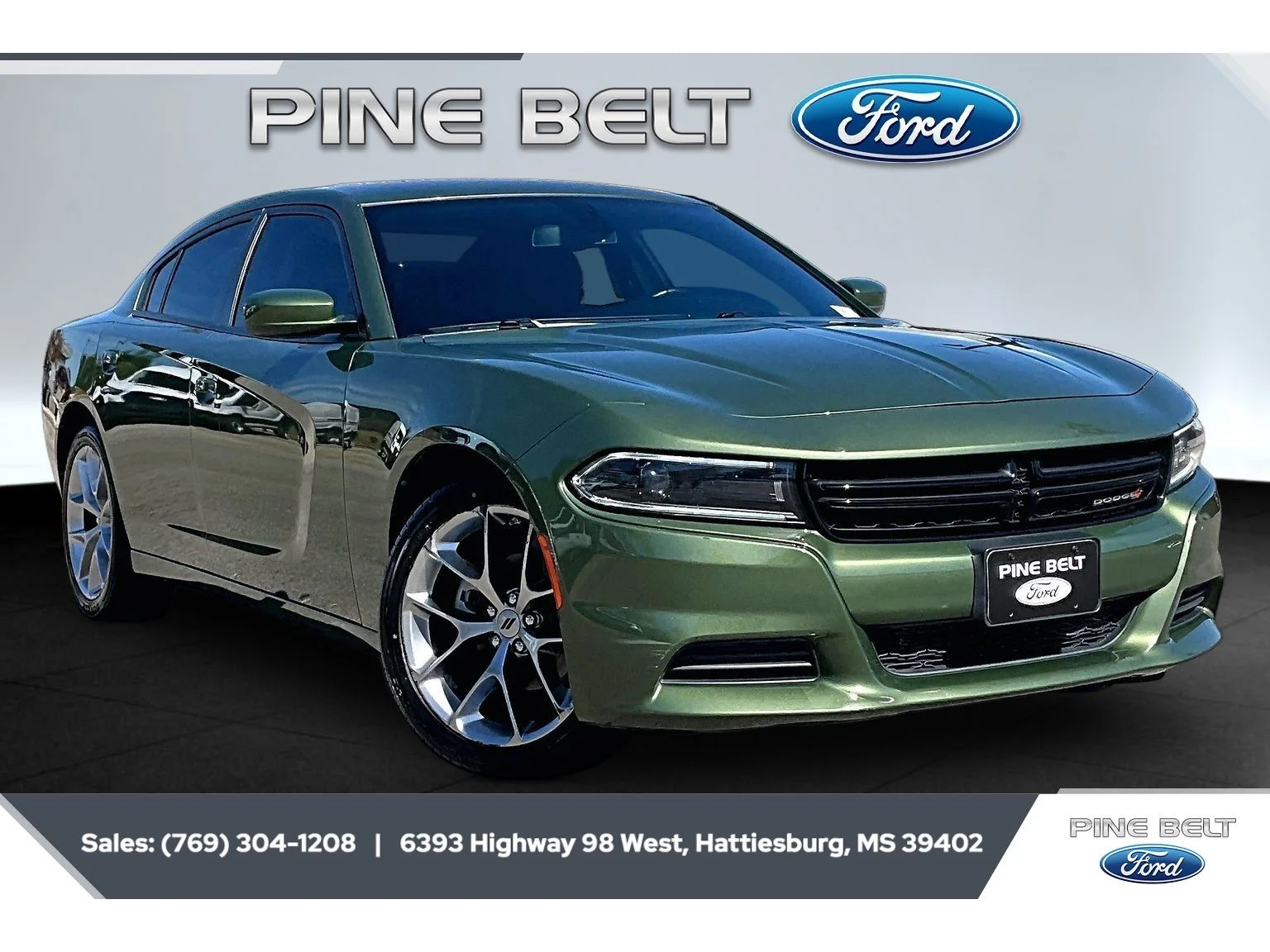 Used 2022 F8 Green Dodge SXT image 1