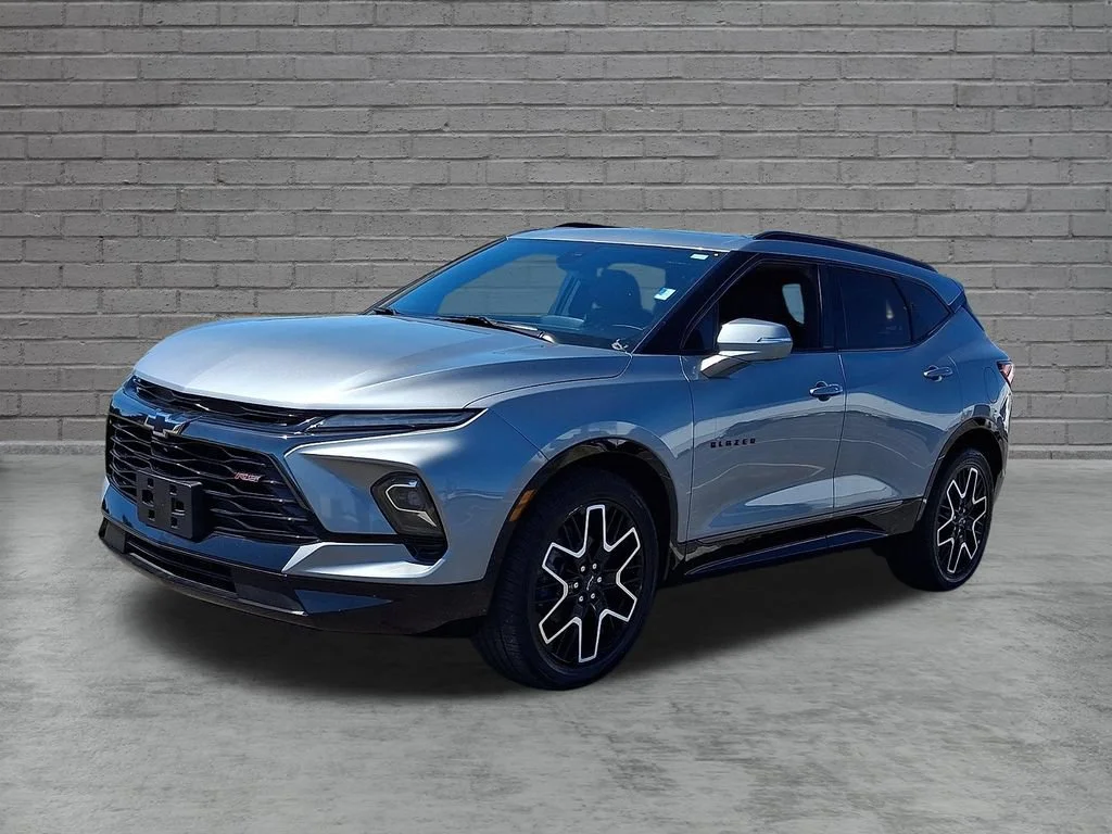 Used 2023 Sterling Gray Metallic Chevrolet RS image 6