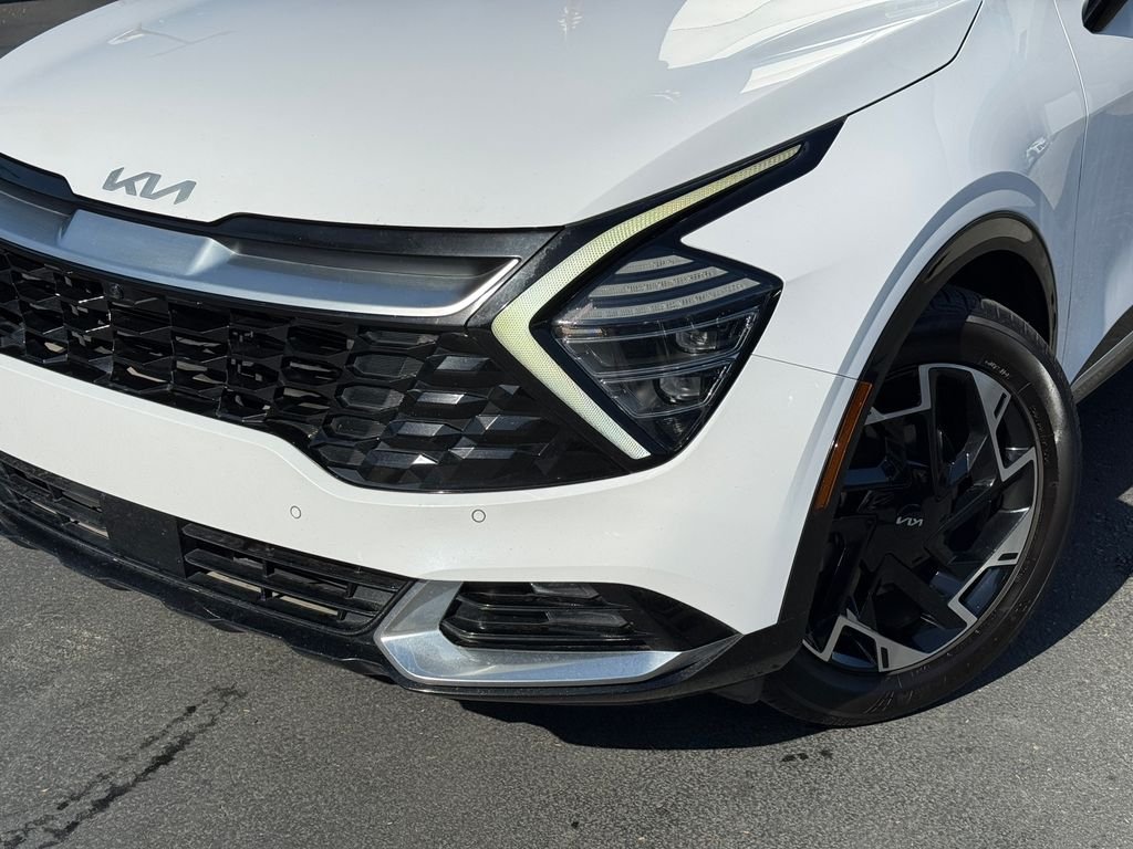 Used 2023 White Kia SX-Prestige image 3