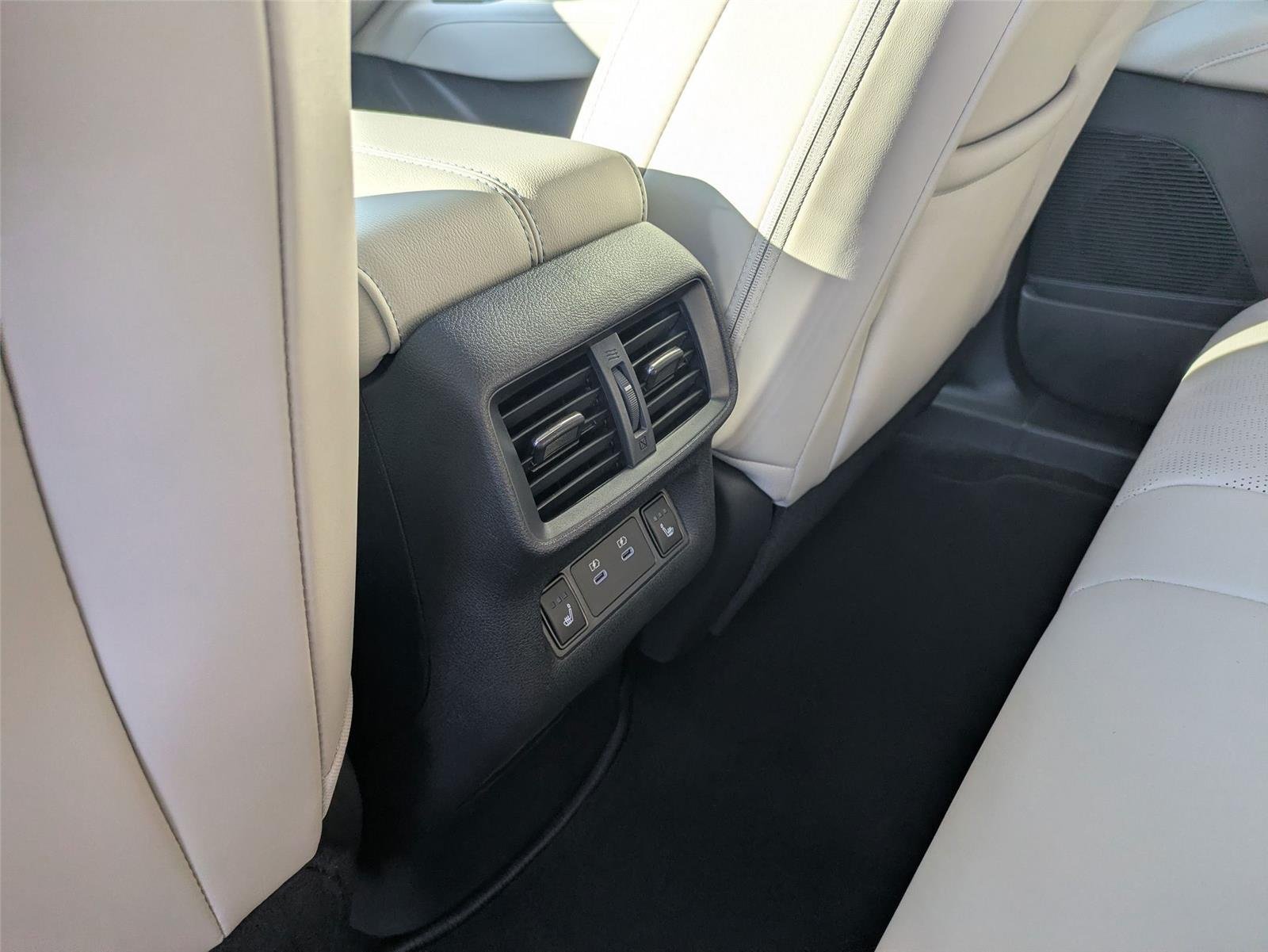 New 2026 Everest White Pearl TriCoat Nissan Platinum image 31