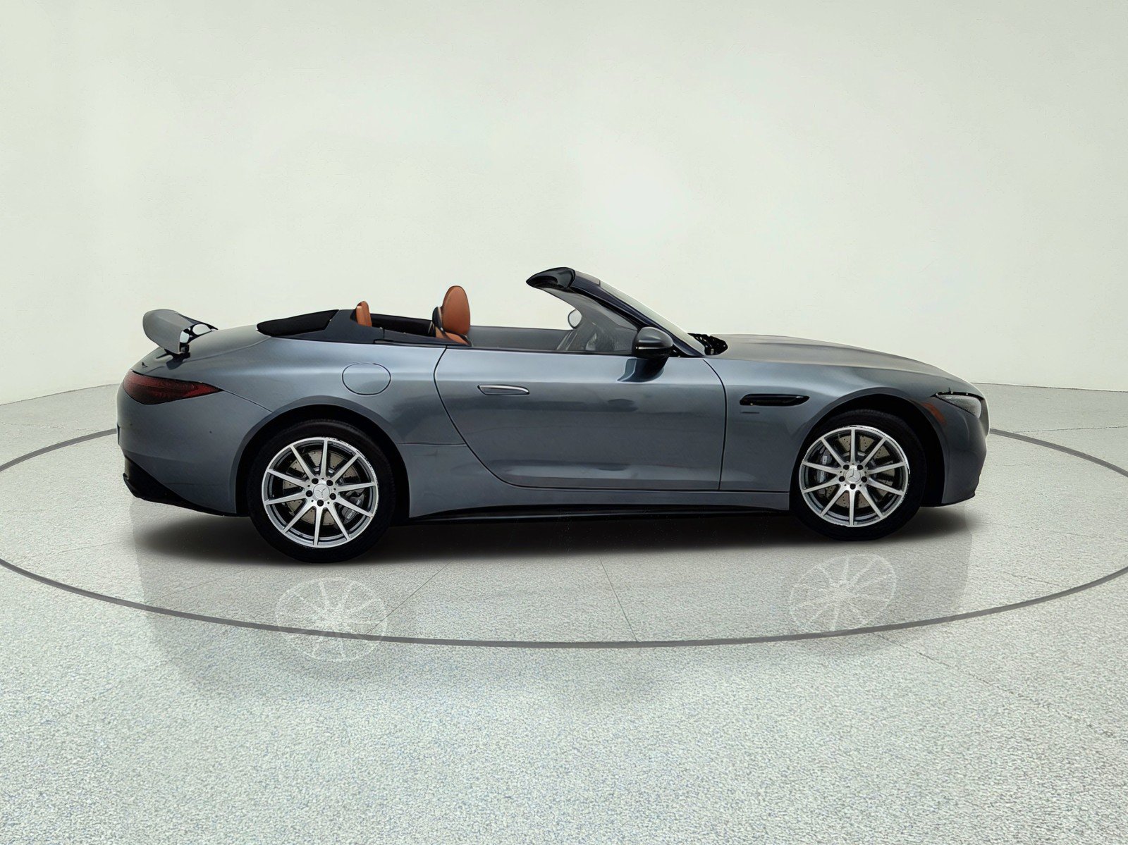 New 2027 Selenite Grey Metallic Mercedes-Benz AMG® SL 43 Roadster image 7
