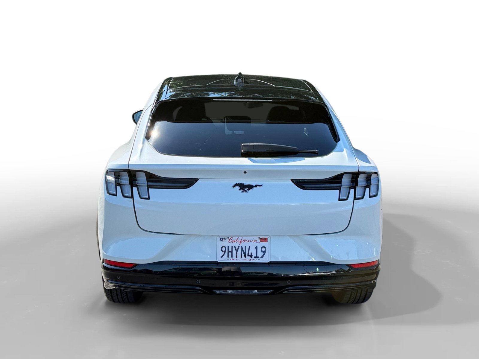 Certified Used 2023 White Metallic Ford Premium image 4