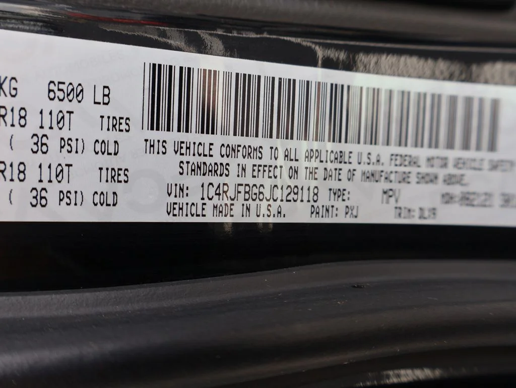 Used 2018 Black Jeep Limited image 39
