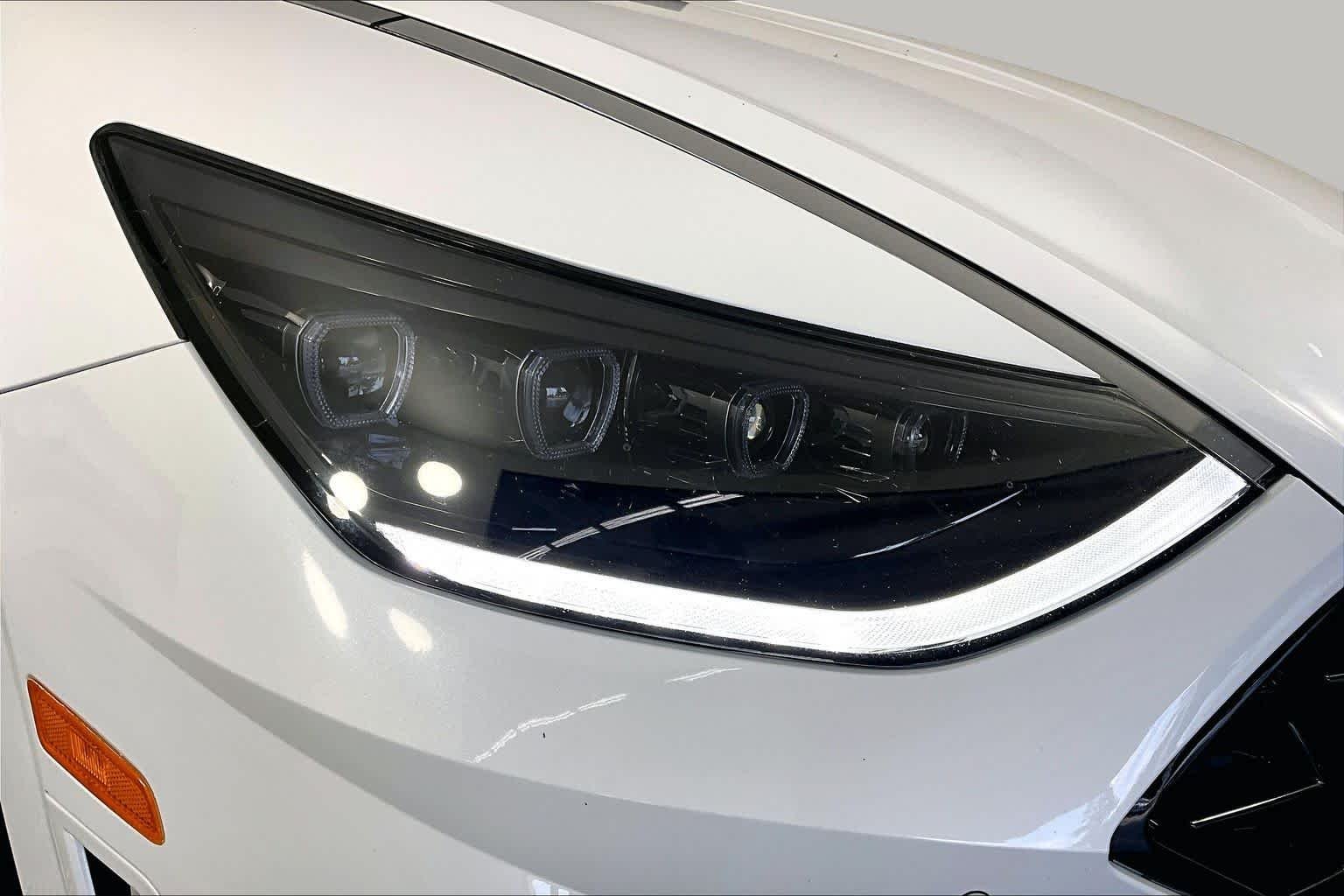 Used 2021 Quartz White Hyundai Limited image 26