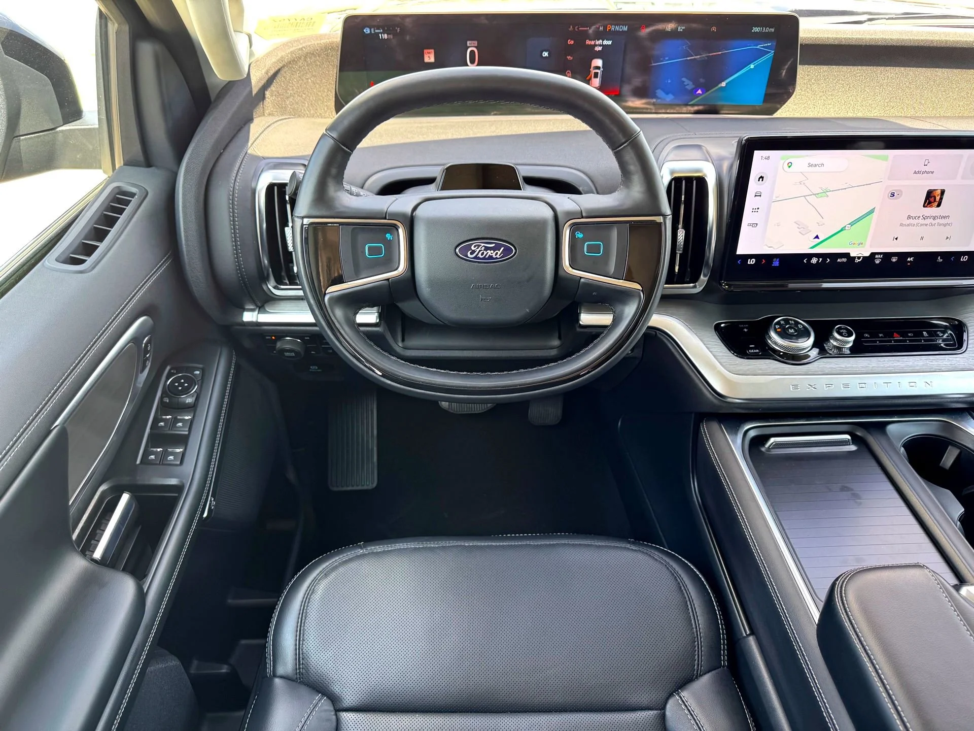 Used 2025  Ford Platinum image 24