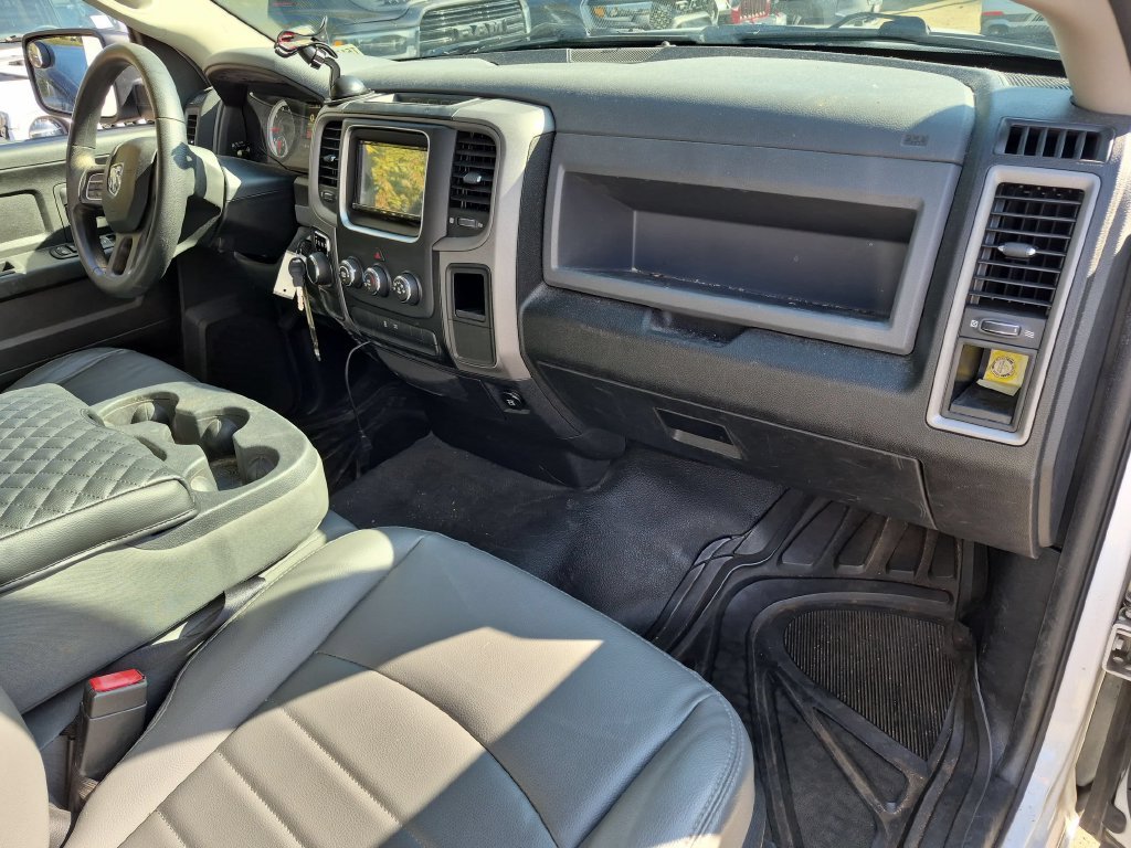 Used 2015 Bright White Clearcoat Ram Tradesman image 17