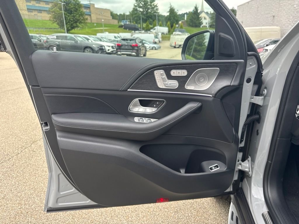 New 2026 MANUFAKTUR Alpine Grey Mercedes-Benz GLS 580 image 9