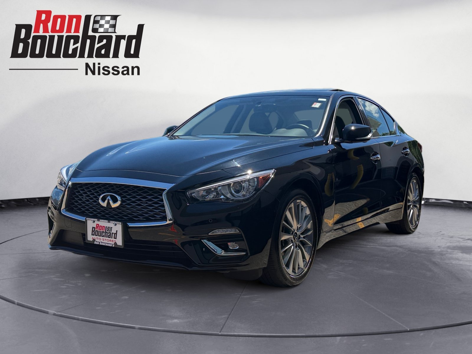 Used 2023 Black Obsidian INFINITI LUXE image 5
