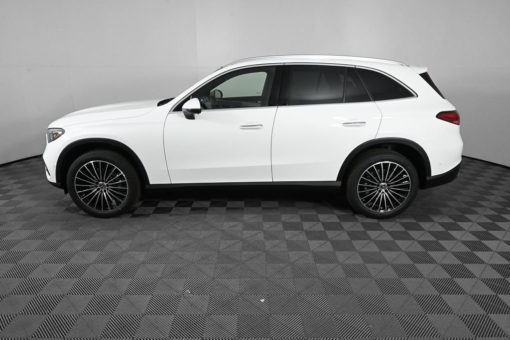 New 2026 Polar White Mercedes-Benz GLC 300 image 3