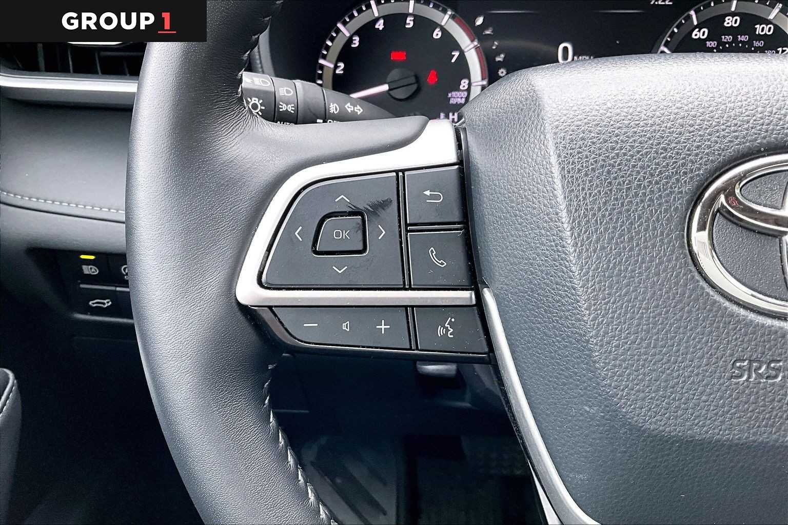 2025 Toyota Highlander LE - Photo 24