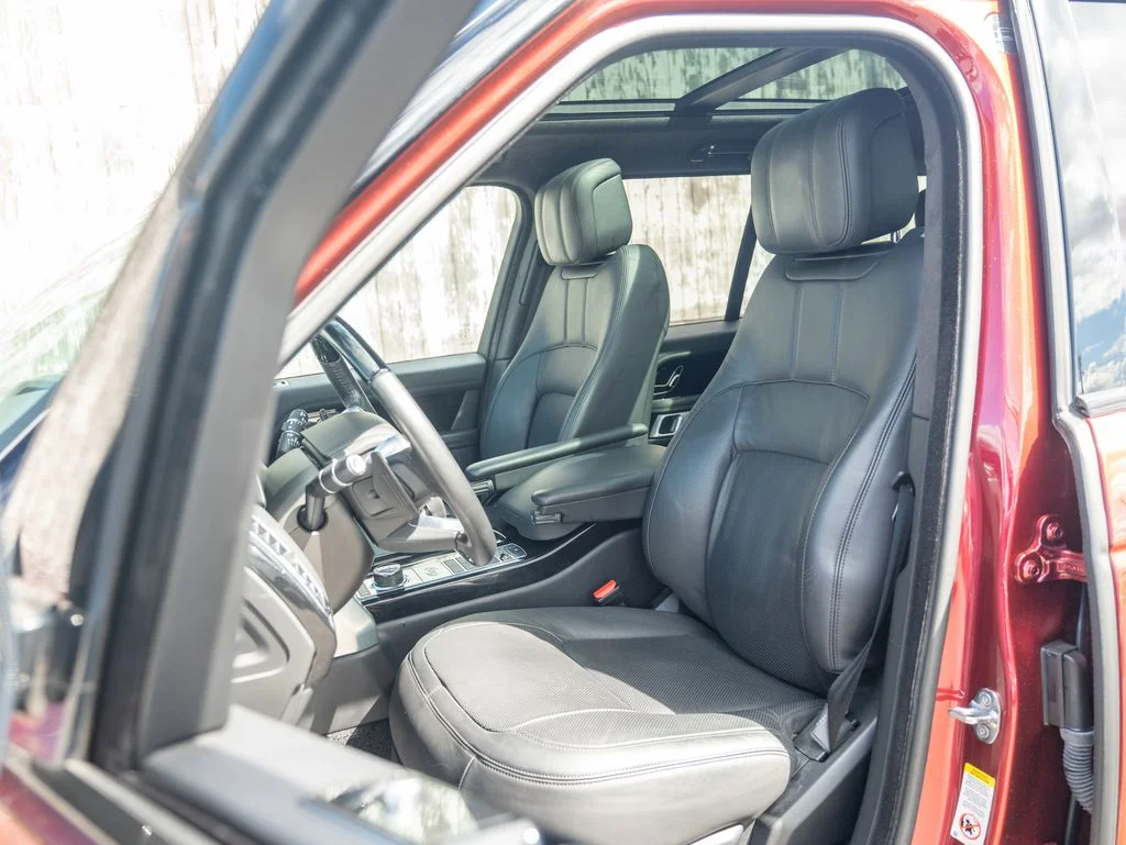 Used 2020 Red Land Rover HSE image 20