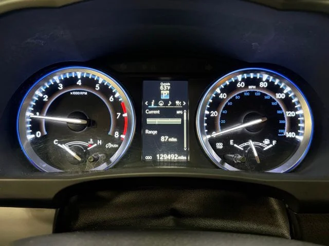 Used 2016 Silver Toyota Limited Platinum V6 image 25