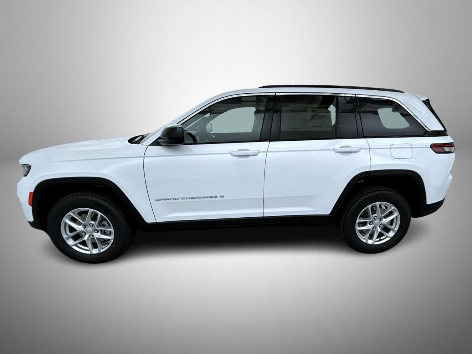 New 2026 Bright White Clear-Coat Exterior Paint Jeep Laredo X image 8