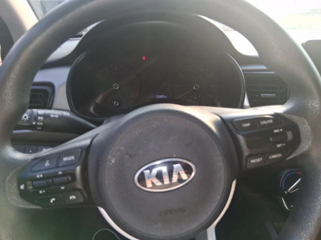 Used 2021 Black Kia S image 11
