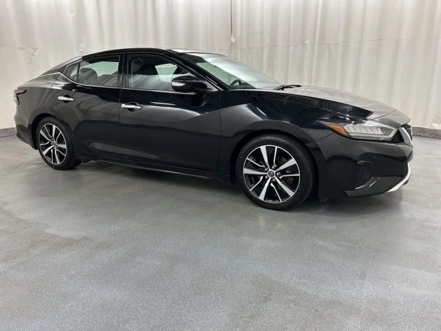 2023 Nissan Maxima SL's photo