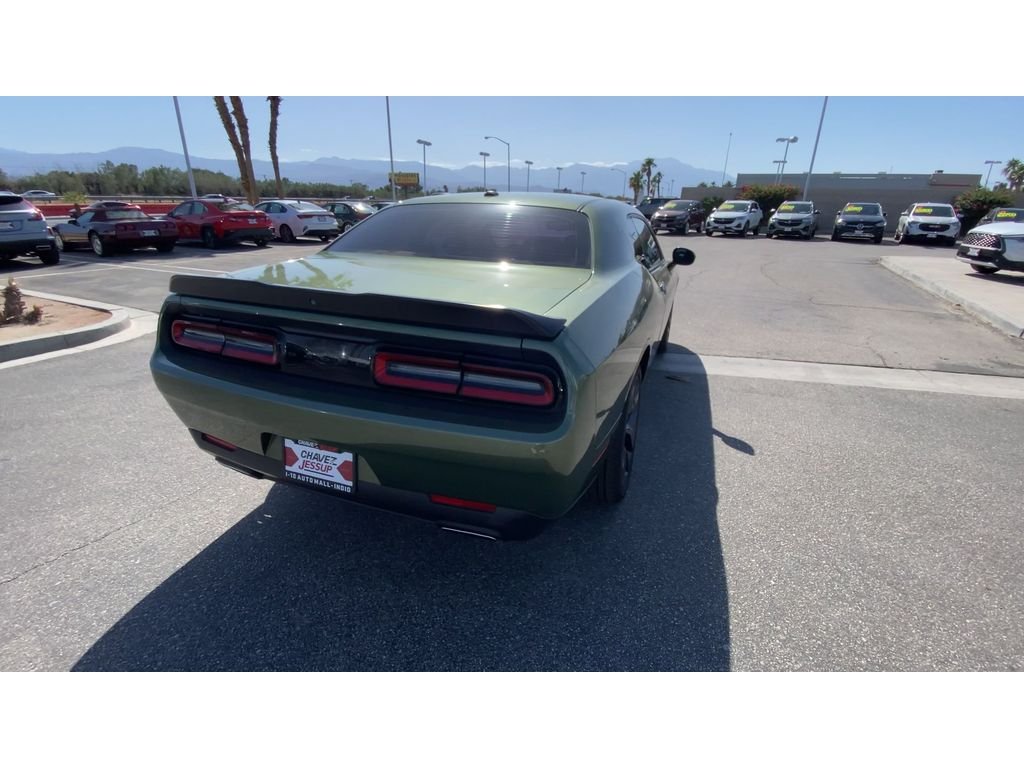 Used 2021 F8 Green Dodge SXT image 7