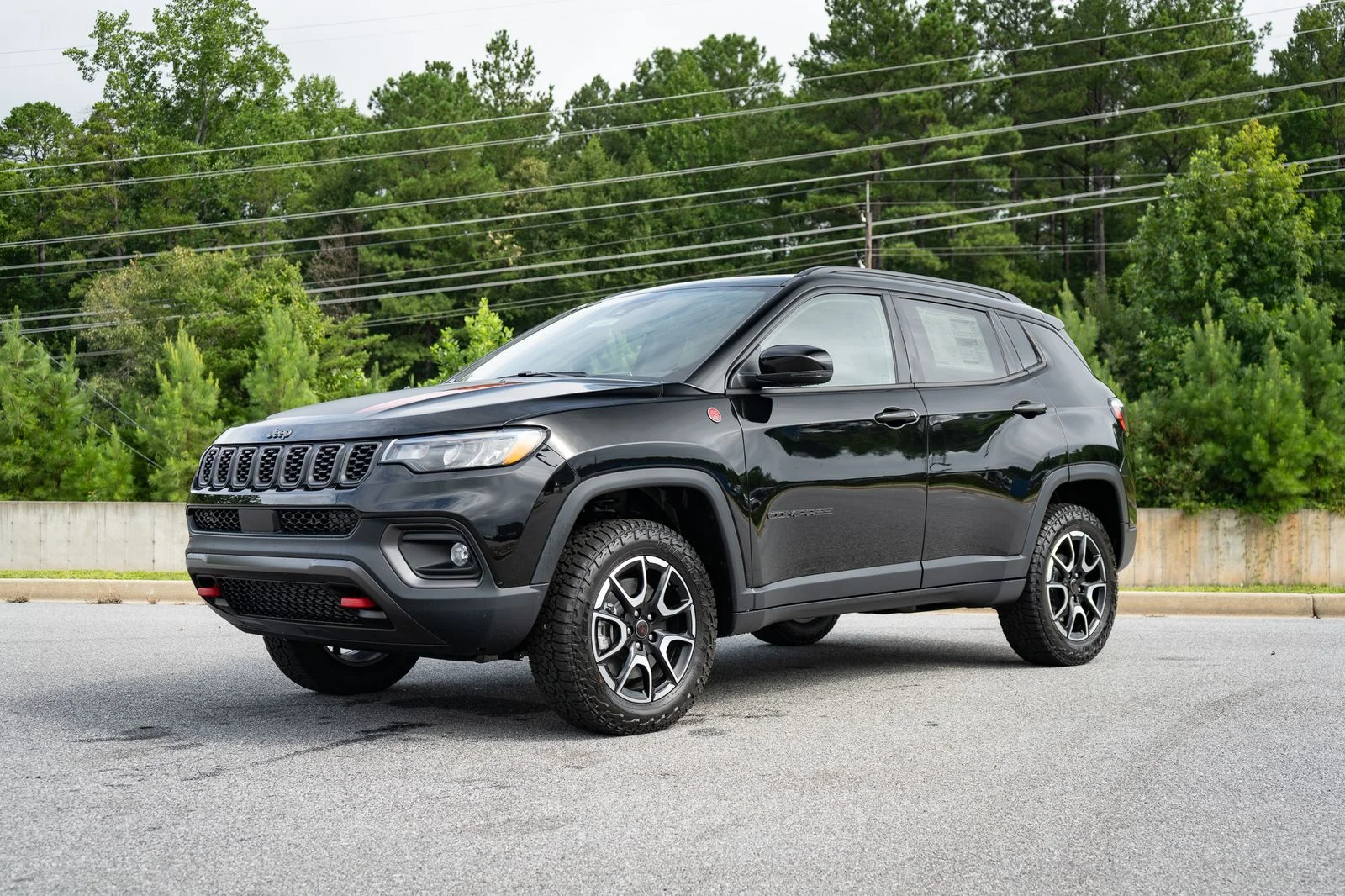 New 2026 Diamond Black Crystal Pearl-Coat Exterior Paint Jeep Trailhawk image 3