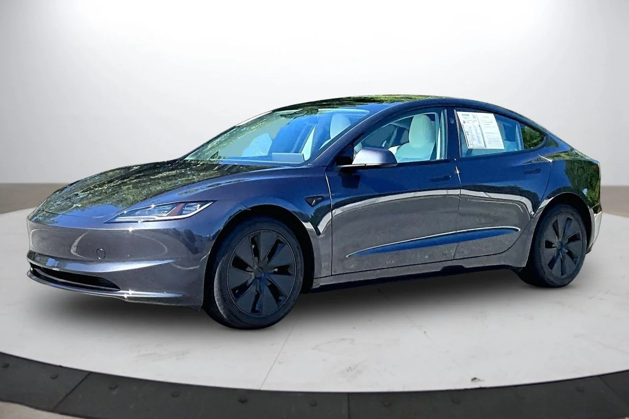 Used 2025  Tesla Long Range image 4
